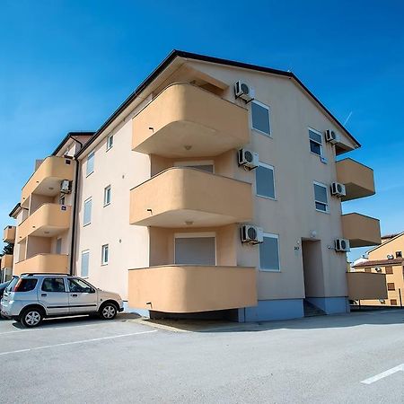 Apartment Frlan Liznjan Luaran gambar